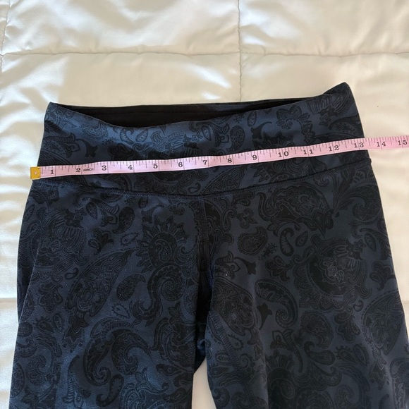 Lululemon Women’s Navy Wunder Under Crop Paisley Inkwell Leggings - Picture 8 of 9